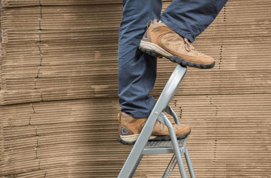 5 Tips For Using Industrial Ladders And Platforms Factory Equipment