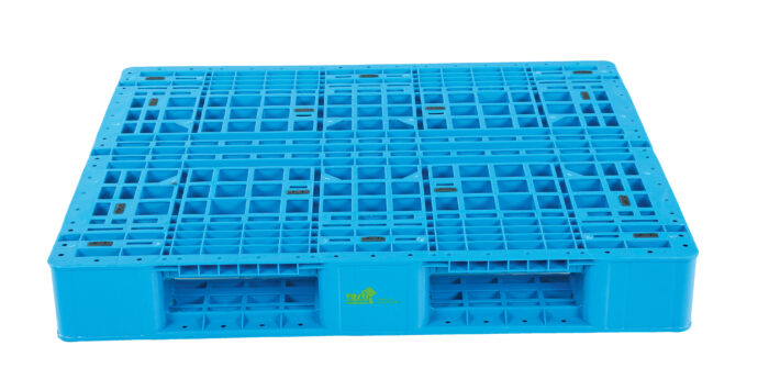 Vestil High Density Polyethylene Solid Top Stackable Pallet/Skid 39-1/4 In. x 47-1/8 In. x 6 In. 13,200 Lb. Static Floor Capacity Blue PLPR-4840-ST - Image 3